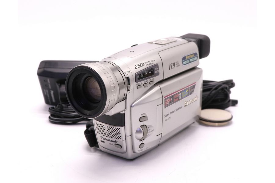 Видеокамера аналоговая Panasonic NV-VZ9EU