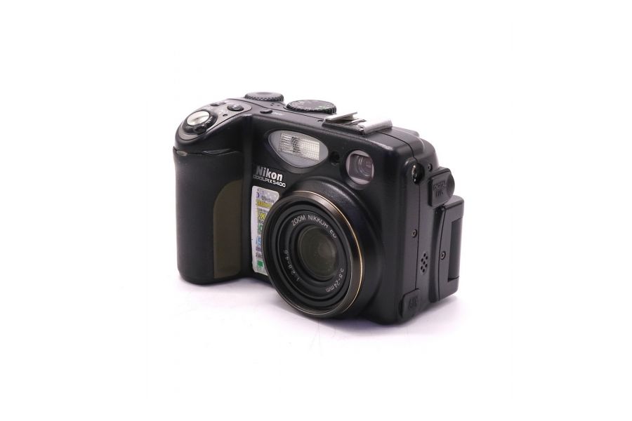 Фотокамера компактная Nikon Coolpix 5400 в упаковке