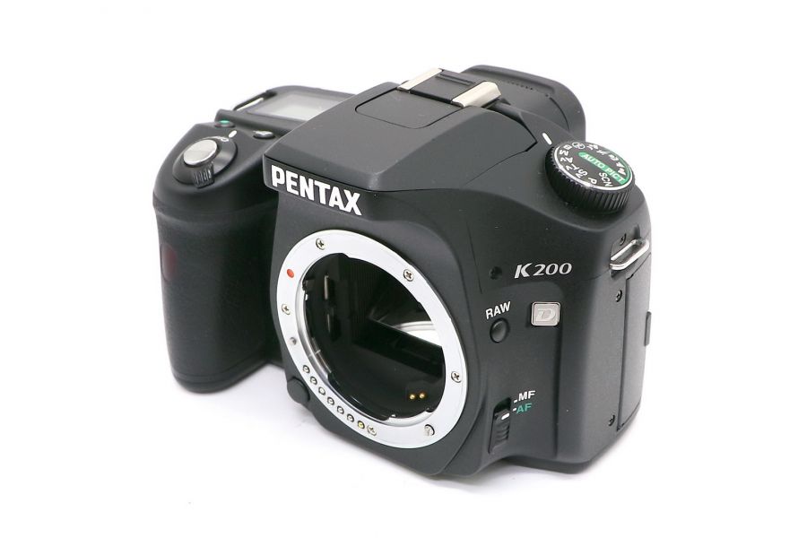 Pentax K200d body в упаковке (пробег 320 кадров)