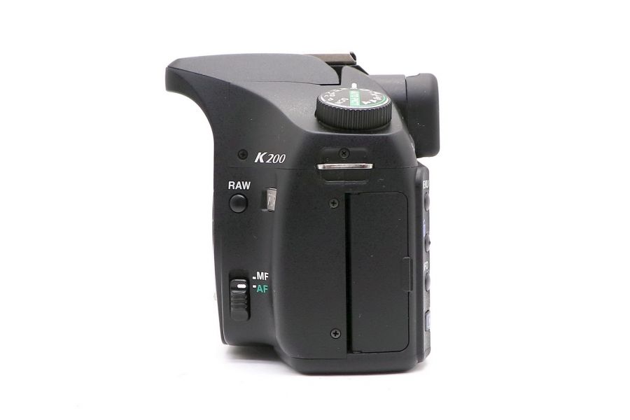 Pentax K200d body в упаковке (пробег 320 кадров)