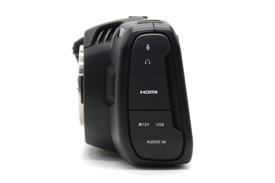 Blackmagic Design Pocket Cinema Camera 4K в упаковке