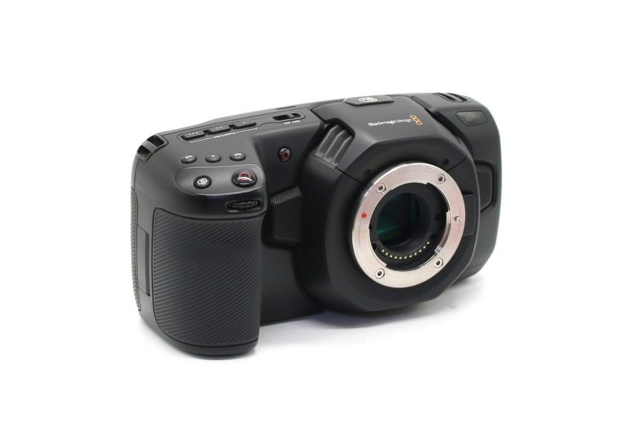 Blackmagic Design Pocket Cinema Camera 4K в упаковке