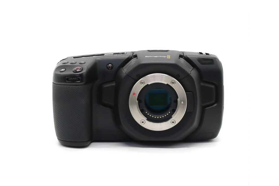 Blackmagic Design Pocket Cinema Camera 4K в упаковке