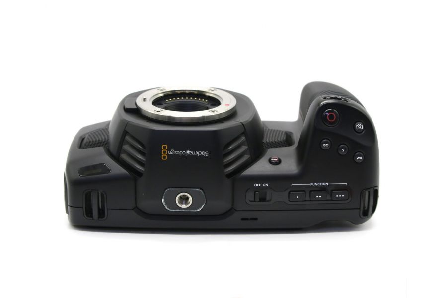 Blackmagic Design Pocket Cinema Camera 4K в упаковке