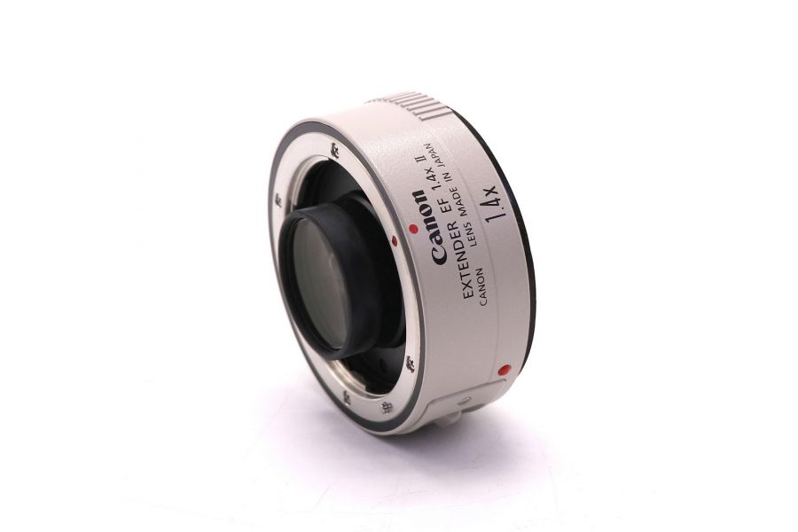 Телеконвертер Canon Extender EF 1.4x II в упаковке