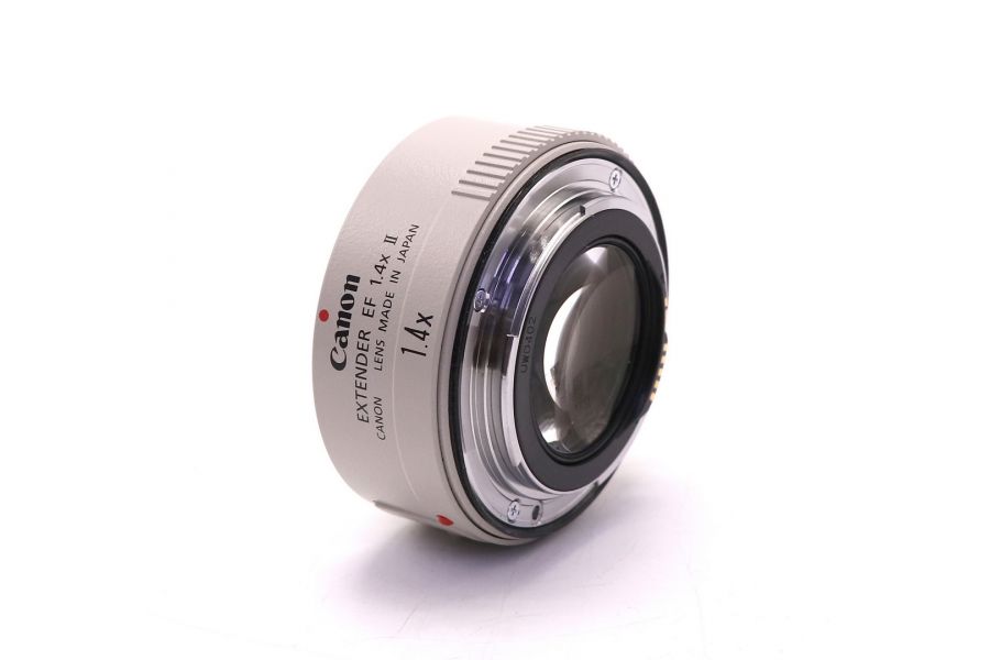Телеконвертер Canon Extender EF 1.4x II в упаковке