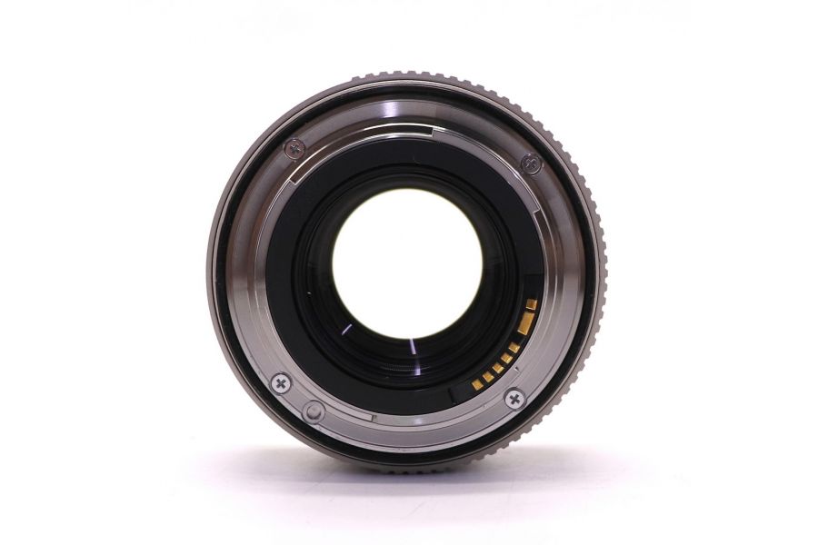 Телеконвертер Canon Extender EF 1.4x II в упаковке