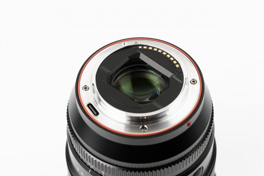 Объектив Viltrox AF 75mm f/1.2 E для Sony E