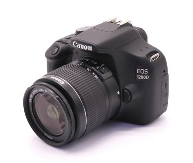 Canon EOS 1200D kit 18-55mm f/3.5-5.6 III (пробег 150 кадров)