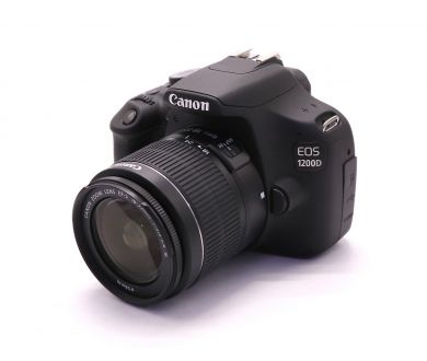 Canon EOS 1200D kit 18-55mm f/3.5-5.6 III (пробег 250 кадров)