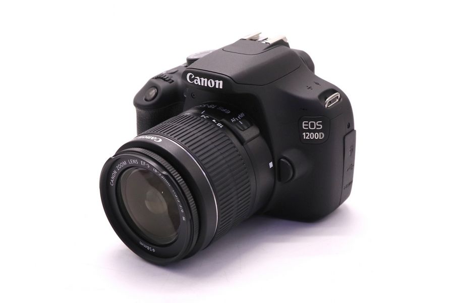 Canon EOS 1200D kit 18-55mm f/3.5-5.6 III (пробег 250 кадров)