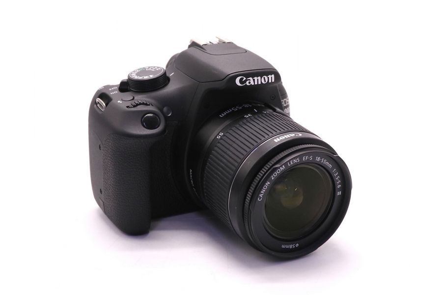 Canon EOS 1200D kit 18-55mm f/3.5-5.6 III (пробег 250 кадров)