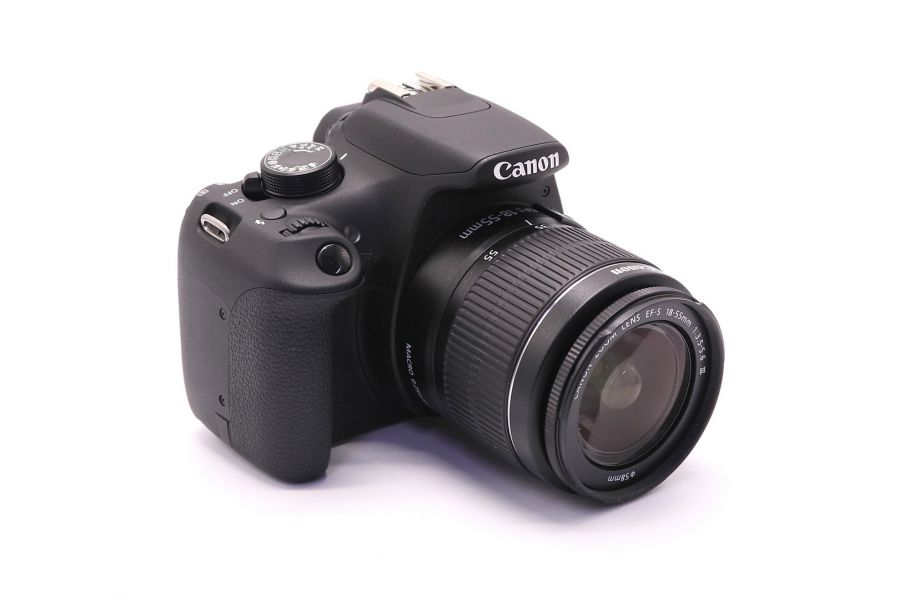 Canon EOS 1200D kit 18-55mm f/3.5-5.6 III (пробег 150 кадров)