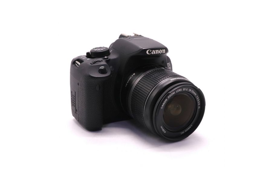 Фотокамера Canon EOS 700D kit (пробег 33350 кадров)