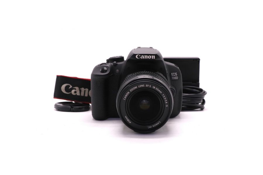 Фотокамера Canon EOS 700D kit (пробег 33350 кадров)