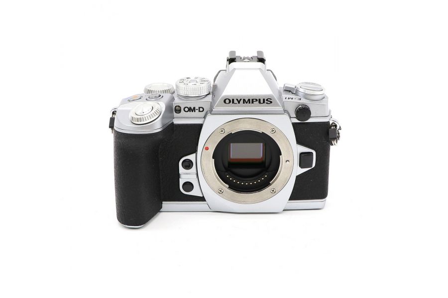 Olympus OM-D E-M1 body в упаковке (пробег 5555 кадров)