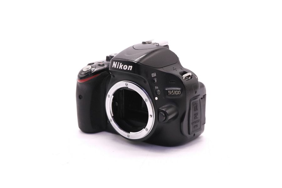 Nikon D5100 body любительская камера (неисправный) 
