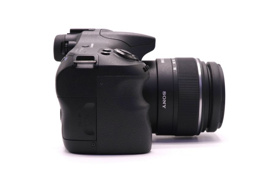 Sony A57 kit (пробег 3300 кадров)