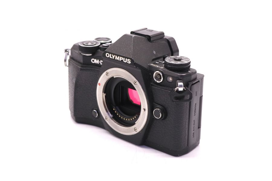 Olympus OM-D E-M5 II body в упаковке (пробег 13080 кадров)