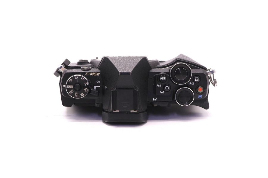 Olympus OM-D E-M5 II body в упаковке (пробег 13080 кадров)