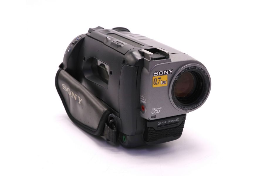 Видеокамера Sony CCD-TR920E