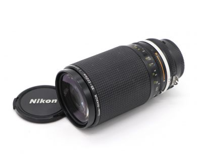 Nikon 35-200mm f/3.5-4.5 Zoom-Nikkor