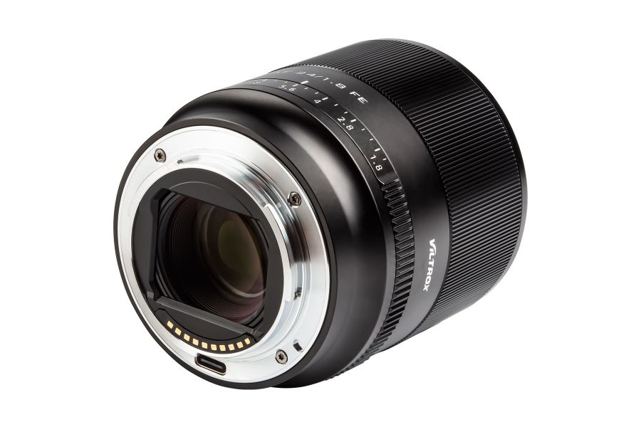 Объектив Viltrox AF 24mm f/1.8 для Sony E