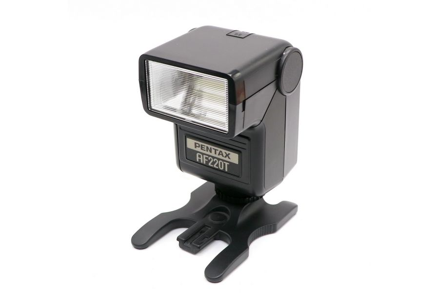 Фотовспышка Pentax AF220T в упаковке