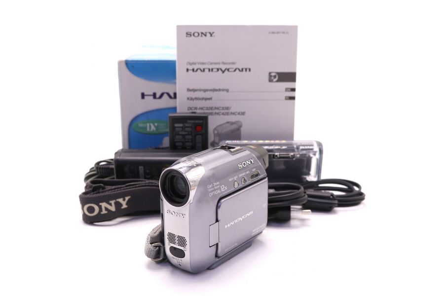 Видеокамера Sony DCR-HC42E в упаковке