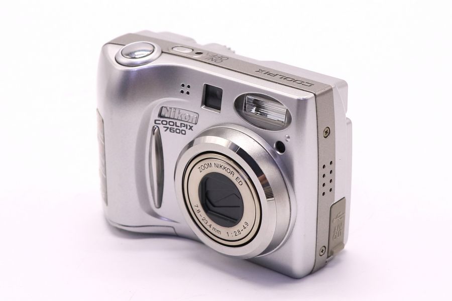 Nikon Coolpix 7600 в упаковке