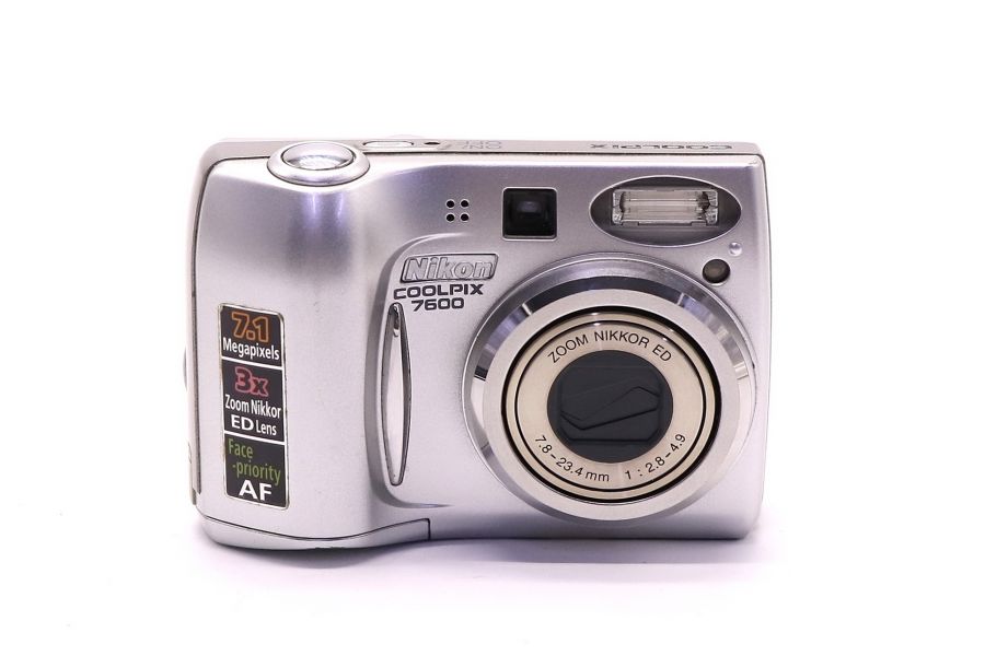 Nikon Coolpix 7600 в упаковке