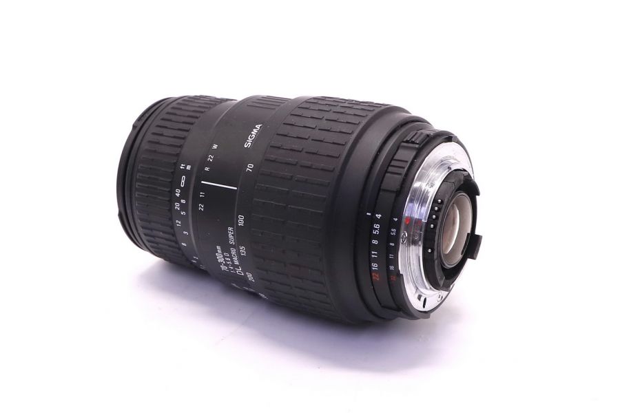 Sigma AF 70-300mm f/4-5.6 DL Macro Super for Nikon F (Japan, 2001)