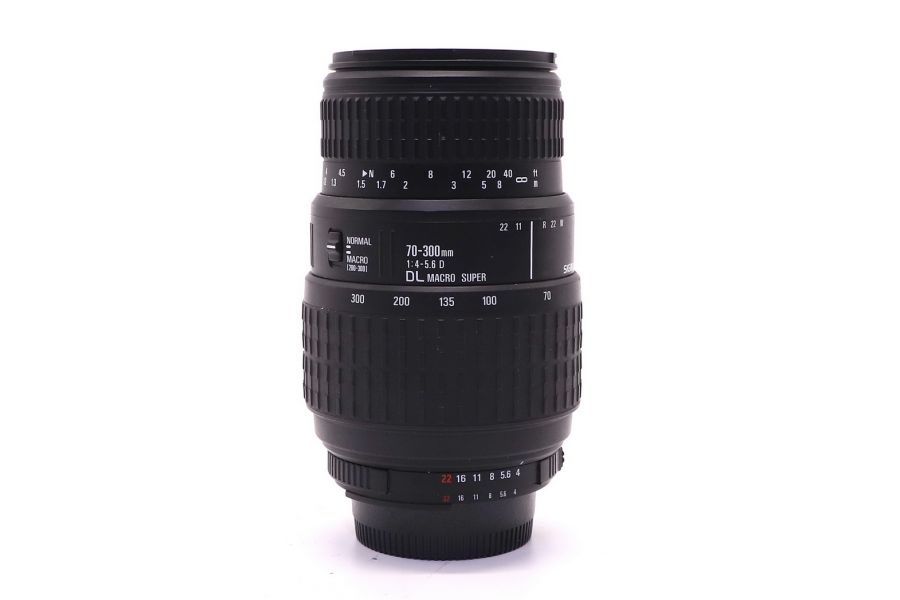 Sigma AF 70-300mm f/4-5.6 DL Macro Super for Nikon F (Japan, 2001)