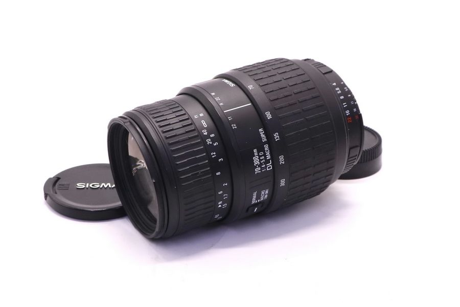 Sigma AF 70-300mm f/4-5.6 DL Macro Super for Nikon F (Japan, 2001)