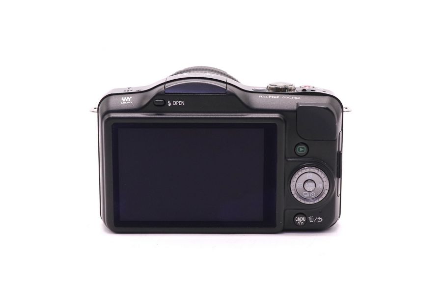 Panasonic Lumix DMC-GF3 kit black (пробег 425 кадров)