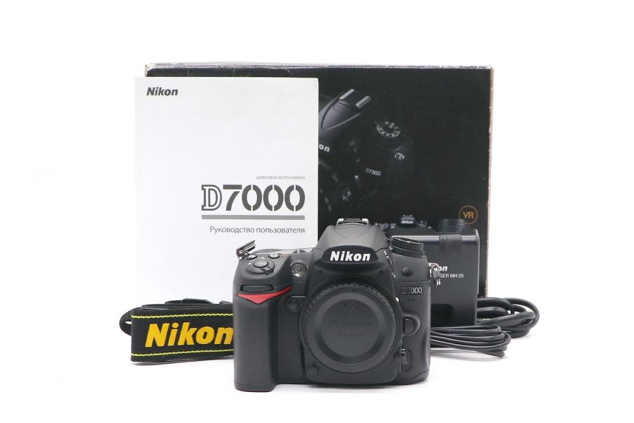 Nikon D7000 body в упаковке (пробег 4360 кадров)