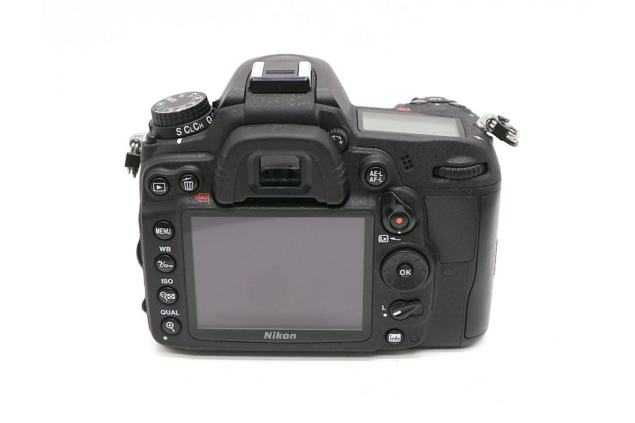 Nikon D7000 body в упаковке (пробег 4360 кадров)