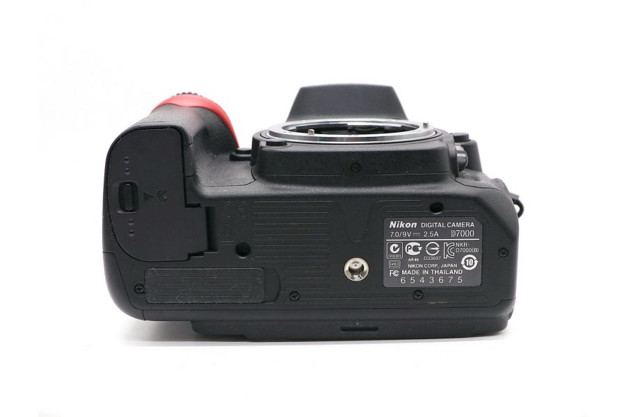 Nikon D7000 body в упаковке (пробег 4360 кадров)