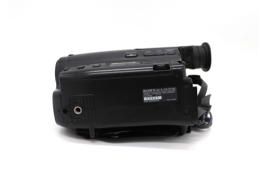 Видеокамера Sony CCD-TR750E