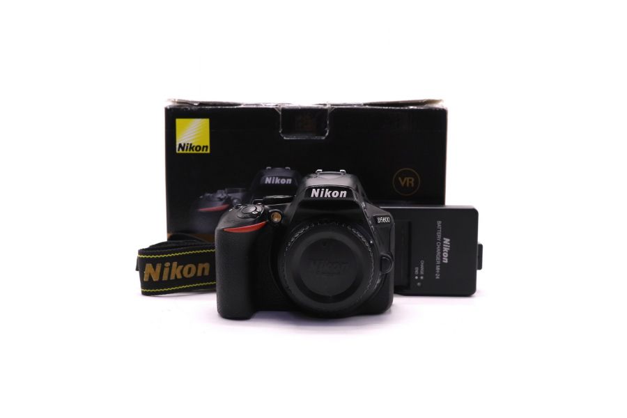 Nikon D5600 body в упаковке (пробег 246615 кадров)