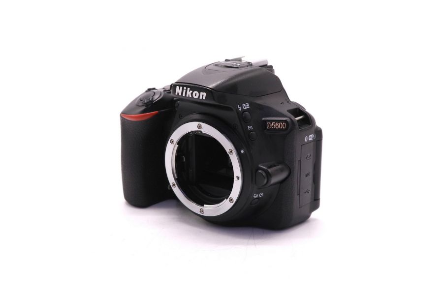Nikon D5600 body в упаковке (пробег 246615 кадров)