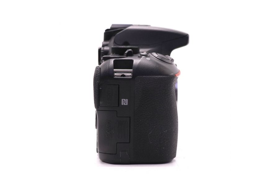 Nikon D5600 body в упаковке (пробег 246615 кадров)