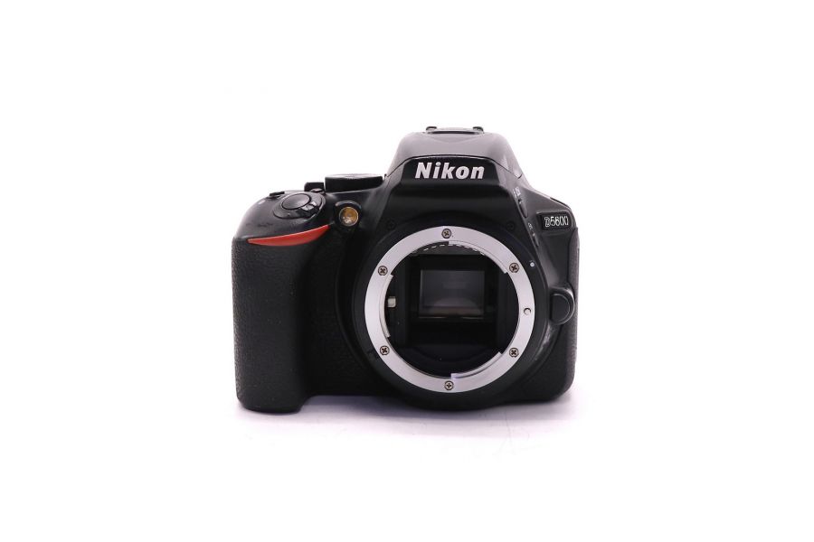 Nikon D5600 body в упаковке (пробег 246615 кадров)