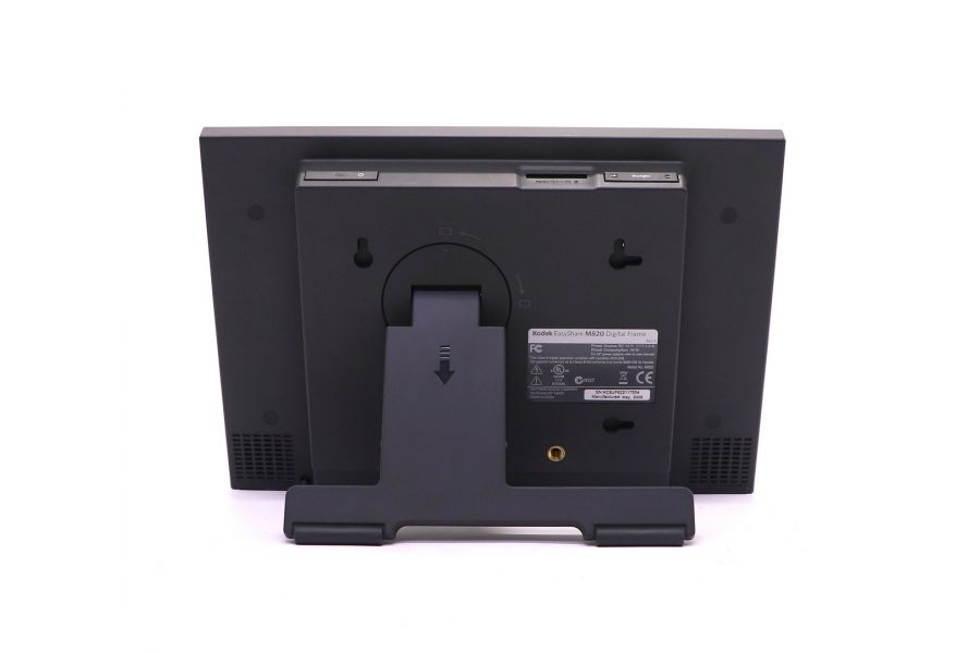 Фоторамка Kodak EasyShare M820 в упаковке