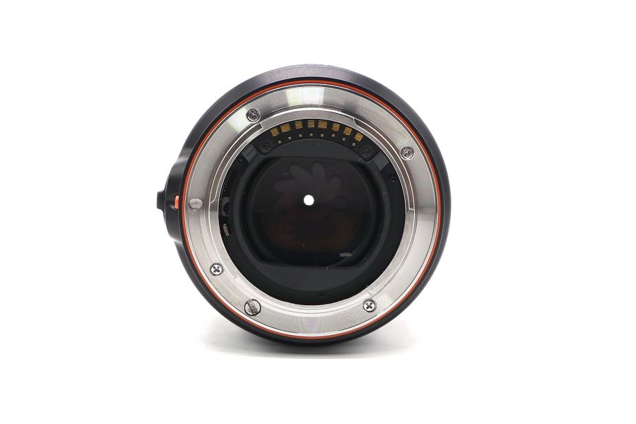 Sony 100mm f/2.8 Macro (SAL-100M28) в упаковке