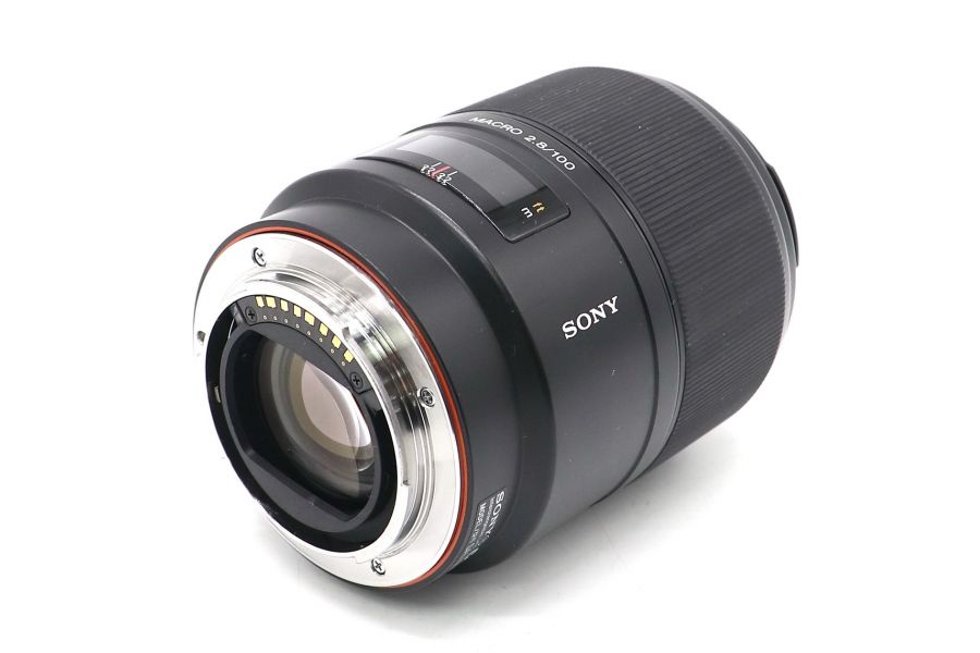 Sony 100mm f/2.8 Macro (SAL-100M28) в упаковке