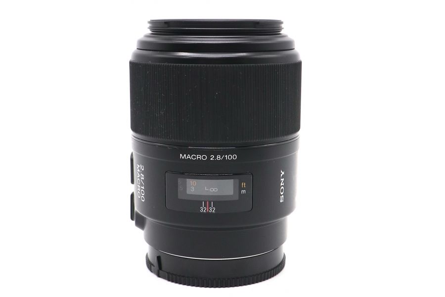 Sony 100mm f/2.8 Macro (SAL-100M28) в упаковке