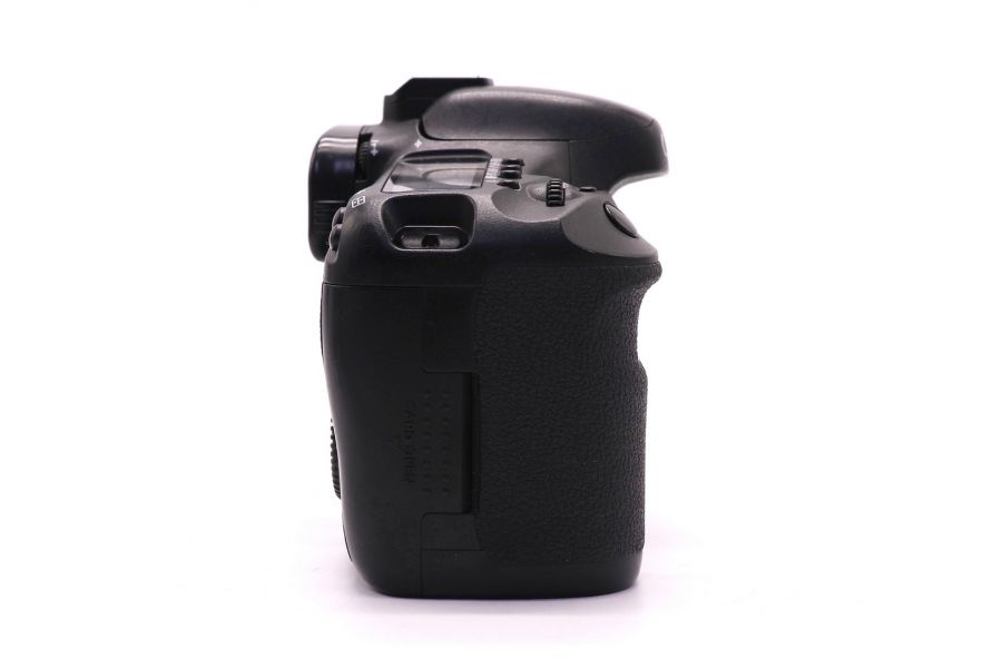 Canon EOS 7D body в упаковке (пробег 33940 кадров)