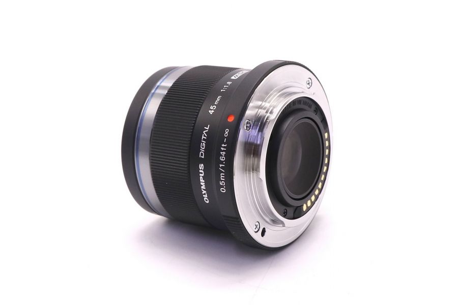 Черный Olympus Zuiko Digital 45mm F1.8 в упаковке