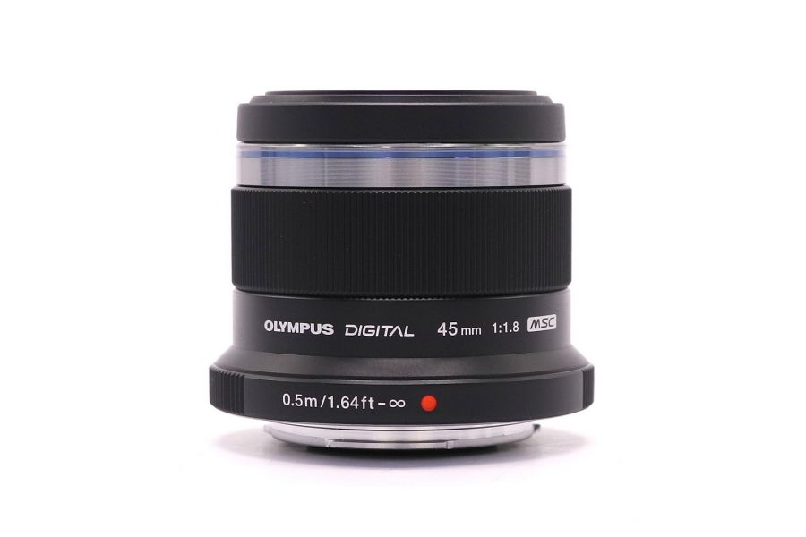 Черный Olympus Zuiko Digital 45mm F1.8 в упаковке